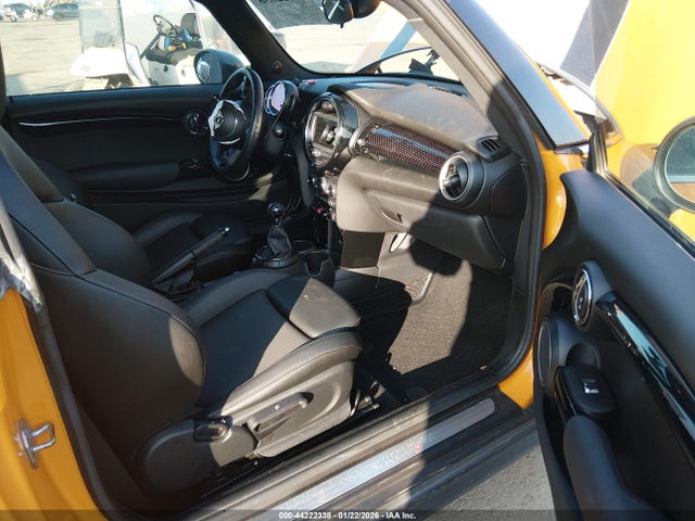 2015 MINI HARDTOP WMWXP7C5XF2A60973 Photo 4
