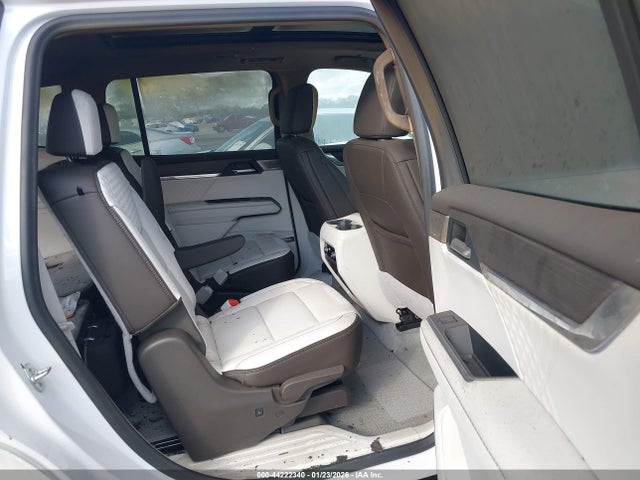 Продажа на аукционе авто 2024 Gmc Acadia Awd Denali, vin: 1GKENRKS3RJ174649, номер лота: 44222340