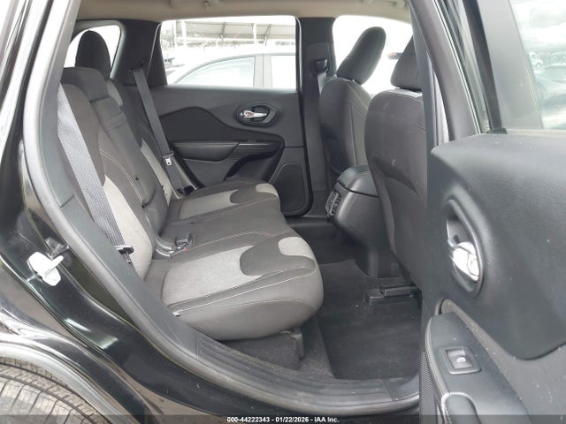 1C4PJMAB2HW541840 Jeep Cherokee Sport 4x4