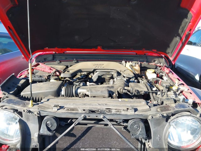1C4HJXDG3JW122592 Jeep Wrangler Unlimited Sport S 4x4