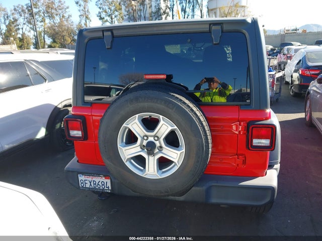 1C4HJXDG3JW122592 Jeep Wrangler Unlimited Sport S 4x4