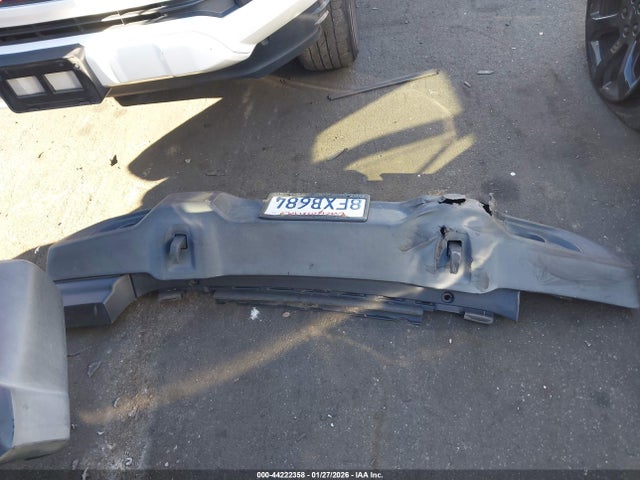 1C4HJXDG3JW122592 Jeep Wrangler Unlimited Sport S 4x4