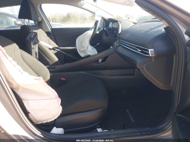 KMHLS4AG2PU462584 Hyundai ELANTRA SEL