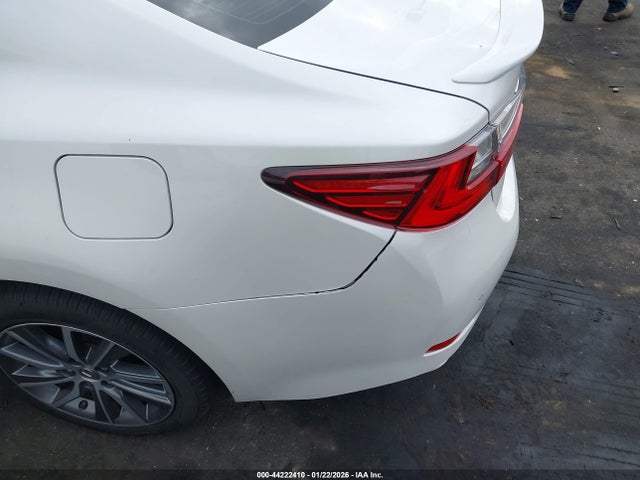JTHBW1GG9H2146685 Lexus ES 300H