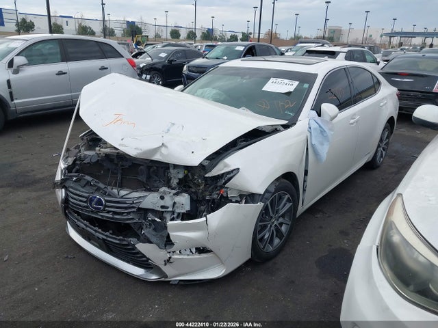 JTHBW1GG9H2146685 Lexus ES 300H