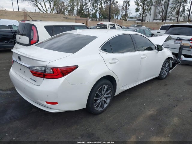 JTHBW1GG9H2146685 Lexus ES 300H