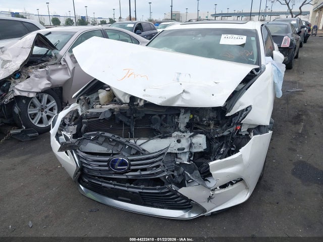 JTHBW1GG9H2146685 Lexus ES 300H