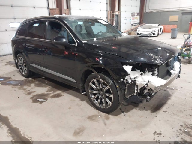 2017 AUDI Q7 WA1LAAF70HD028108