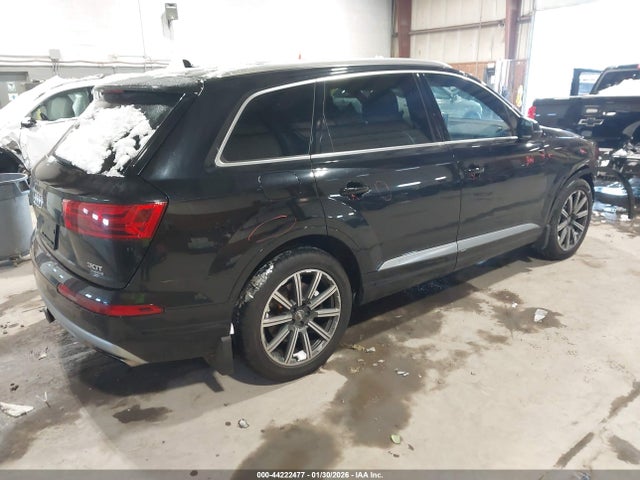 2017 AUDI Q7 WA1LAAF70HD028108 Photo 3