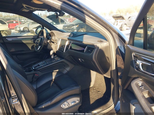 2018 PORSCHE MACAN WP1AB2A56JLB30898 Photo 4