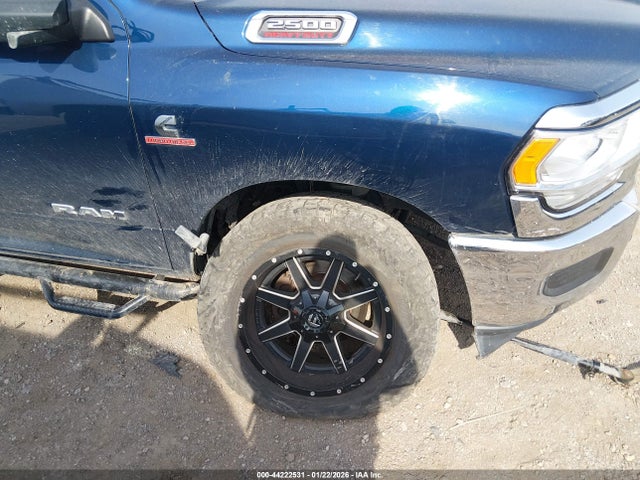 44222531 :رقم المزاد ، 3C6UR5DL4NG146338 vin ، 2022 Ram 2500 Lone Star  4x4 6'4 Box مزاد بيع