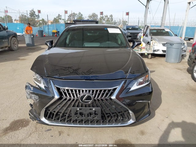 44222537 :رقم المزاد ، 58ADA1C16SU069817 vin ، 2025 Lexus Es 300h مزاد بيع