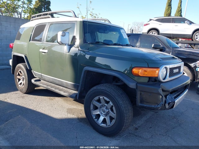 2014 TOYOTA FJ CRUISER JTEBU4BF7EK177190