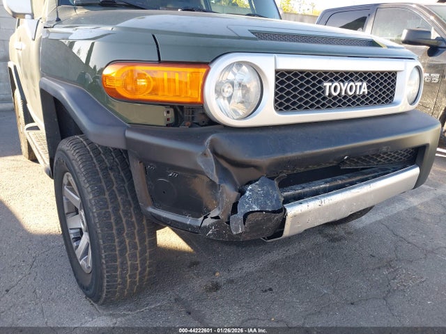 2014 TOYOTA FJ CRUISER JTEBU4BF7EK177190 Photo 5
