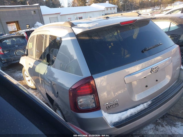 Jeep Compass Latitude 2016 1C4NJDEB2GD588037 Image 3