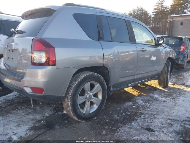 Jeep Compass Latitude 2016 1C4NJDEB2GD588037 Image 4