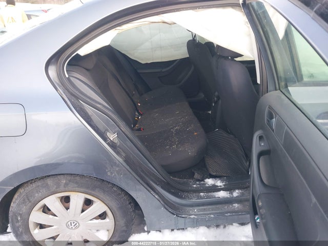 3VW2K7AJ8FM292471 Volkswagen Jetta 2.0l S