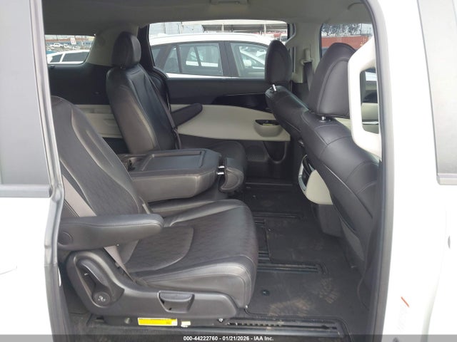 KNDNC5H3XR6391872 KIA Carnival Mpv Ex