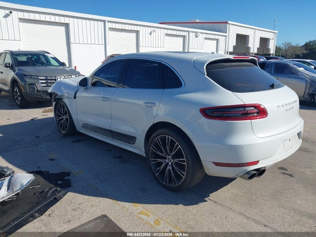 2016 PORSCHE MACAN WP1AB2A58GLB41846 Photo 2