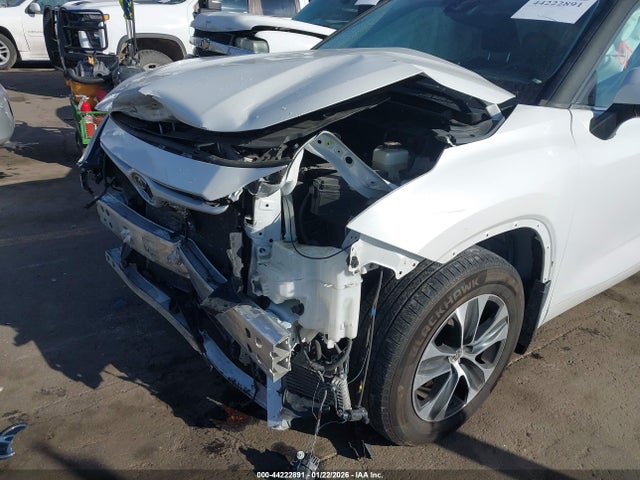 2022 TOYOTA HIGHLANDER 5TDHZRAH7NS091709 Photo 5
