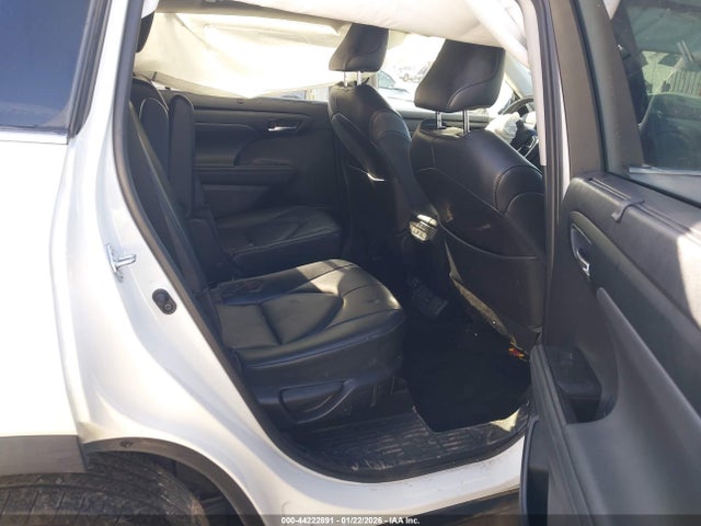 2022 TOYOTA HIGHLANDER 5TDHZRAH7NS091709 Photo 7