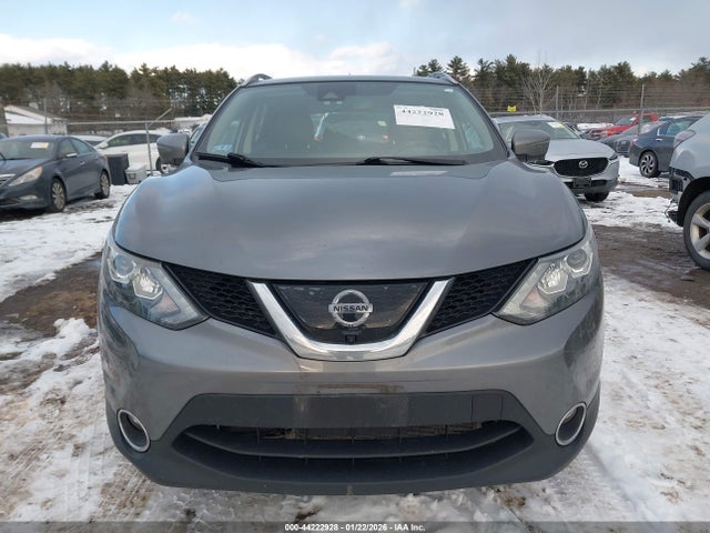 JN1BJ1CR1HW132959 Nissan Rogue Sport Sl