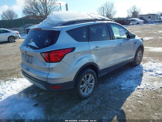 1FMCU9HD9KUC30513 Ford ESCAPE SEL