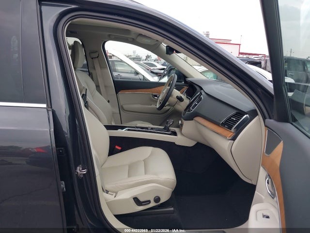 YV4102PK8N1783980 Volvo Xc90 T5 Momentum 7 Passenger