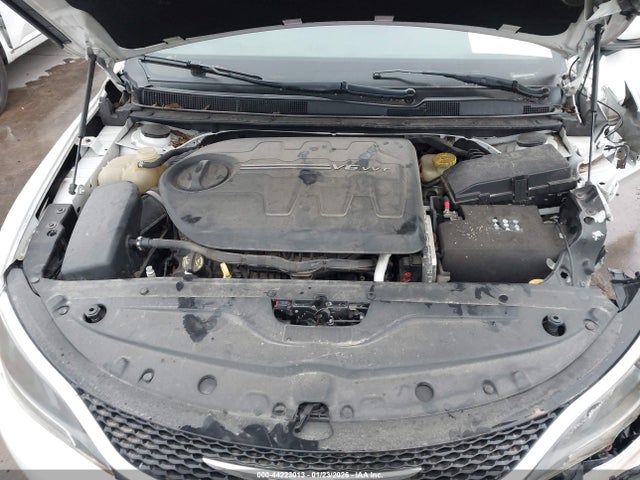 Aukcja sprzedaży 2015 Chrysler 200 C, vin: 1C3CCCCG0FN713687, numer aukcji: 44223013
