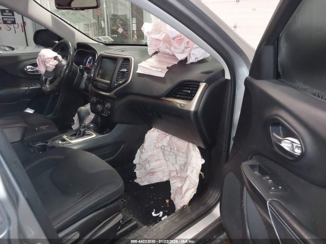 Продажа на аукционе авто 2016 Jeep Cherokee Latitude, vin: 1C4PJMCB1GW117433, номер лота: 44223030