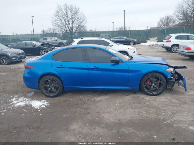 ZARFANBN3K7608205 Alfa Romeo Giulia Ti Sport Awd