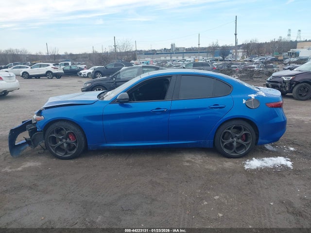 ZARFANBN3K7608205 Alfa Romeo Giulia Ti Sport Awd