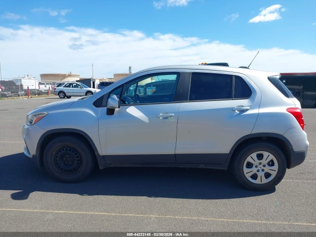 Chevrolet TRAX LS 2017 3GNCJKSB5HL272263 Image 17