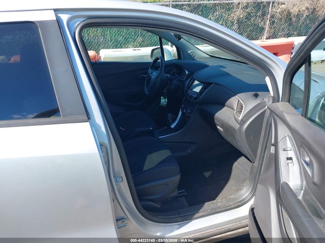 Chevrolet TRAX LS 2017 3GNCJKSB5HL272263 Image 5