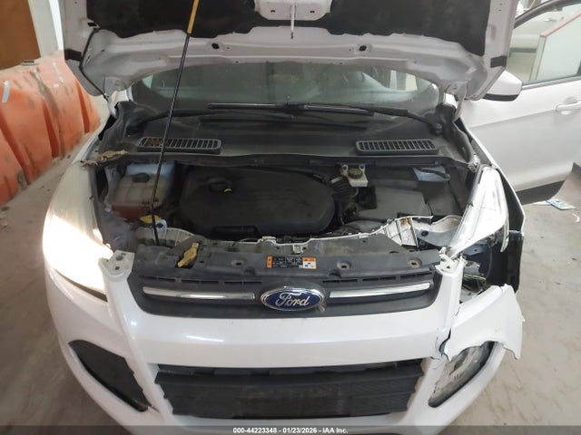 1FMCU9GX5FUA21285 Ford ESCAPE SE