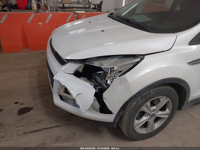 1FMCU9GX5FUA21285 Ford ESCAPE SE
