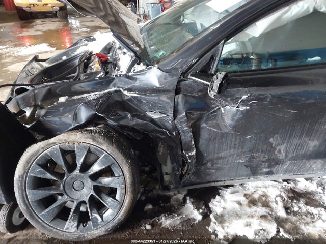 2024 TESLA MODEL Y 7SAYGDEE6RF070212 Photo 5