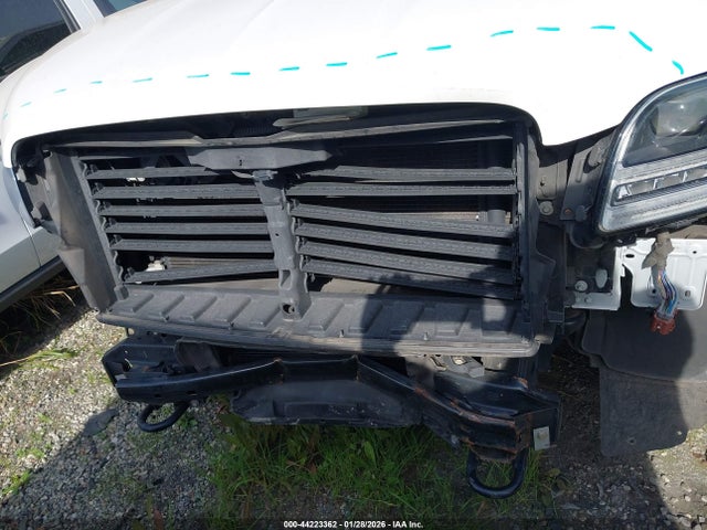 5LMJJ2NT7JEL05119 Lincoln Navigator Premiere