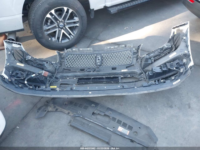 5LMJJ2NT7JEL05119 Lincoln Navigator Premiere