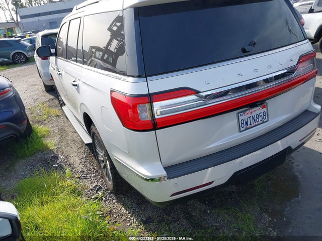 5LMJJ2NT7JEL05119 Lincoln Navigator Premiere