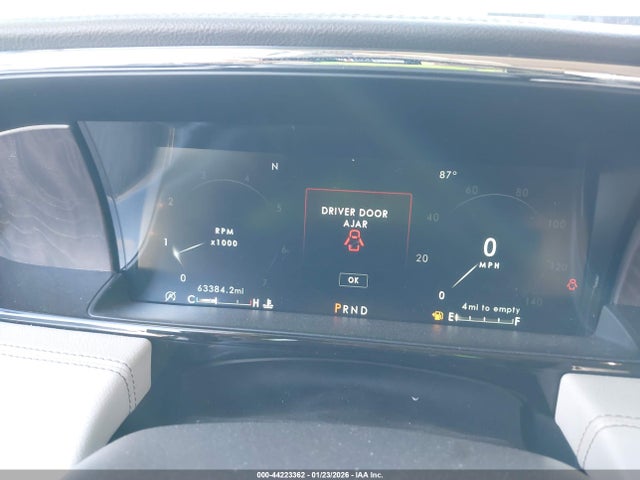 5LMJJ2NT7JEL05119 Lincoln Navigator Premiere