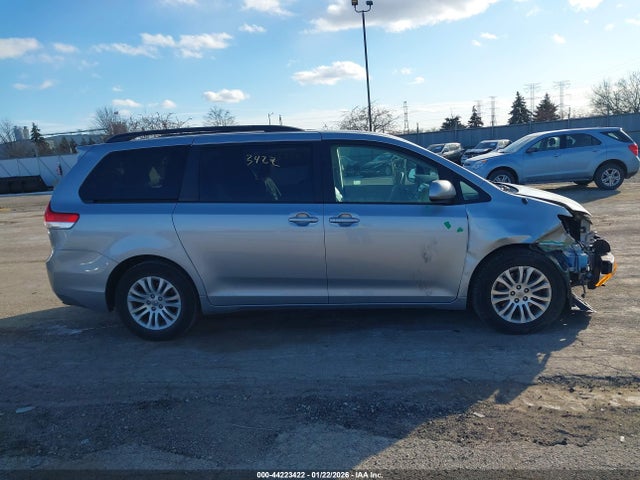 5TDYK3DC6ES446547 Toyota Sienna Xle V6 8 Passenger