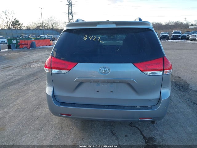 5TDYK3DC6ES446547 Toyota Sienna Xle V6 8 Passenger