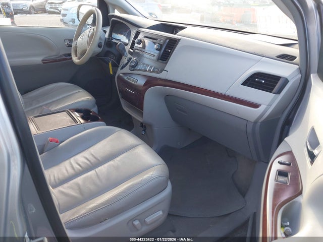 5TDYK3DC6ES446547 Toyota Sienna Xle V6 8 Passenger