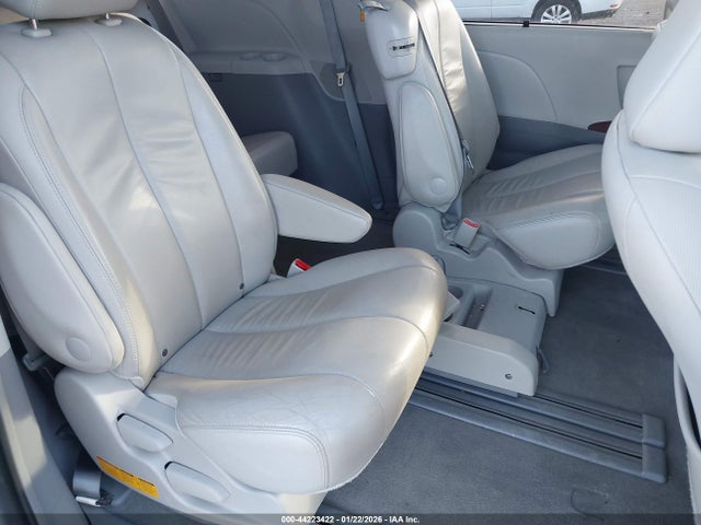 5TDYK3DC6ES446547 Toyota Sienna Xle V6 8 Passenger