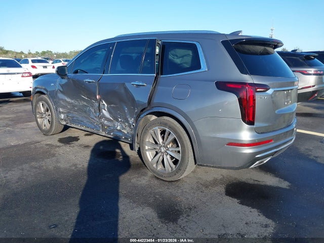 2021 CADILLAC XT6 1GYKPCRSXMZ111760 Photo 2