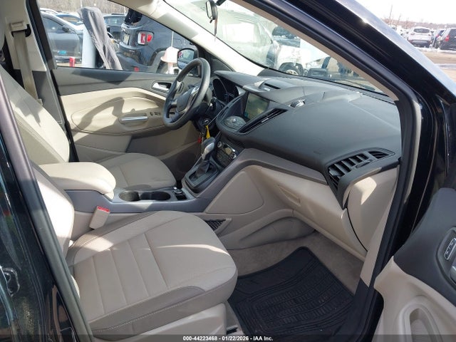 Продажа на аукционе авто 2016 Ford Escape Se, vin: 1FMCU0GX8GUA63981, номер лота: 44223468