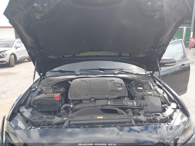 44223490 :رقم المزاد ، SAJAD4FX4JCP31701 vin ، 2018 Jaguar Xe 25t Premium مزاد بيع