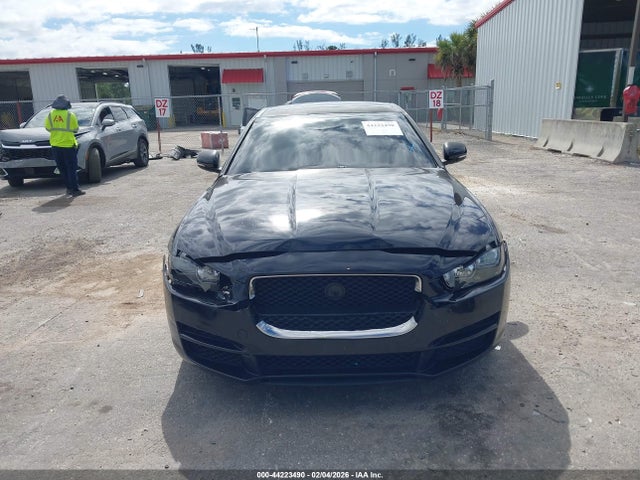 44223490 :رقم المزاد ، SAJAD4FX4JCP31701 vin ، 2018 Jaguar Xe 25t Premium مزاد بيع