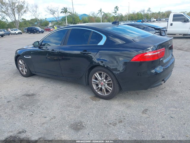 44223490 :رقم المزاد ، SAJAD4FX4JCP31701 vin ، 2018 Jaguar Xe 25t Premium مزاد بيع